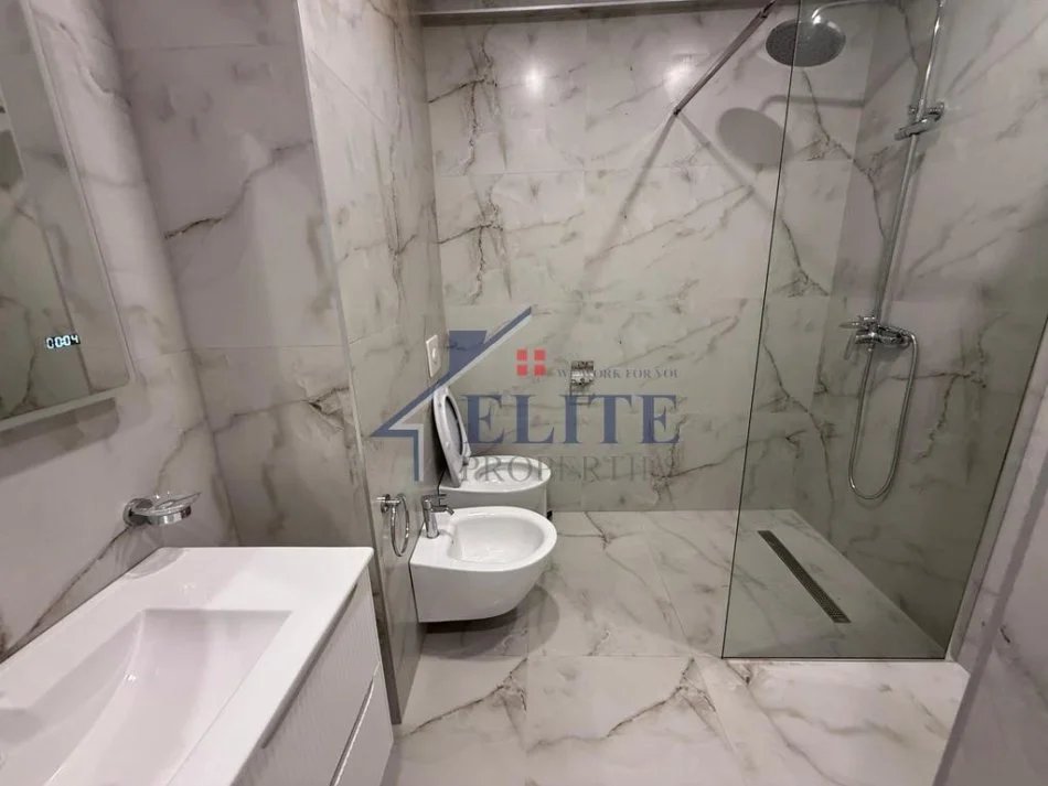 Tirane, jepet me qera apartament 2+1+Ballkon Kati 2, 100 m² 650 € (Kompleksi Magnet)