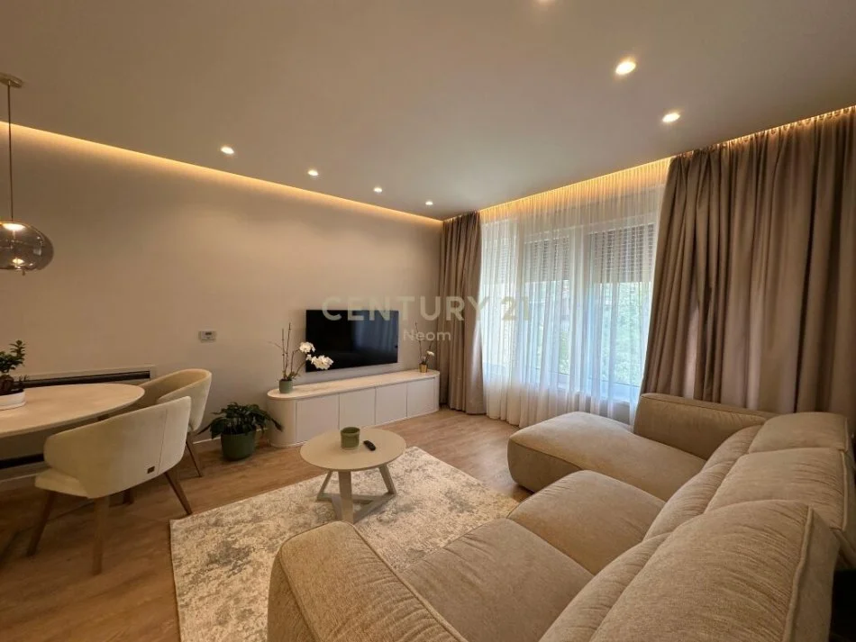 Tirane, jepet me qera apartament 2+1 Kati 2, 100 m² 1.350 € (liqeni i thate)