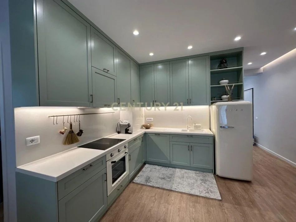 Tirane, jepet me qera apartament 2+1 Kati 2, 100 m² 1.350 € (liqeni i thate)