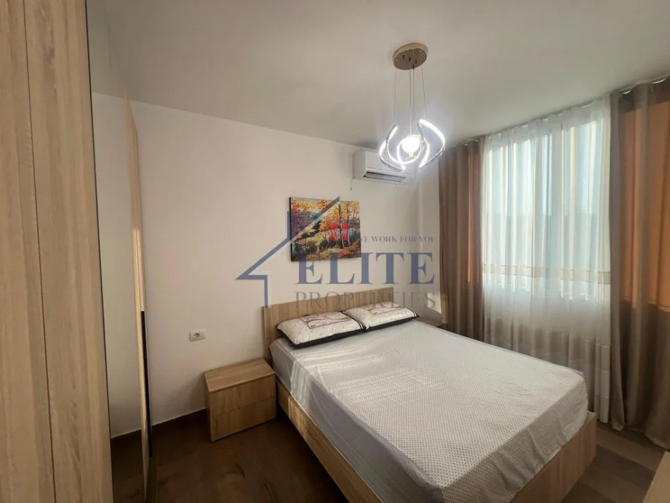 Tirane, jepet me qera apartament Kati 9, 40 m² 500 € (Sheshi Willson)