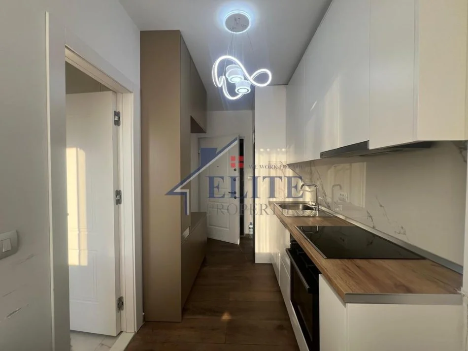 Tirane, jepet me qera apartament Kati 9, 40 m² 500 € (Sheshi Willson)
