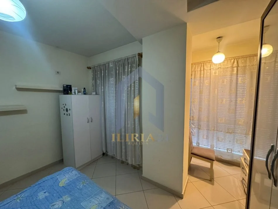 Tirane, jap me qera apartament 1+1+Ballkon Kati 4, 64 m² 550 € (21 Dhjetori)