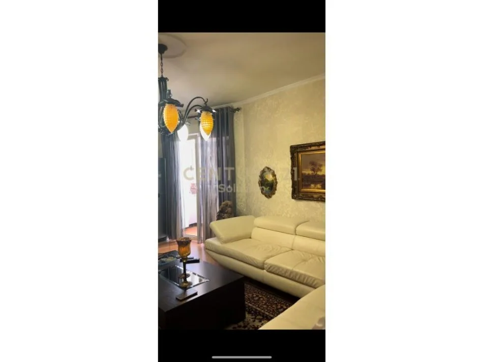 jepet me qera apartament 1+1+Ballkon Kati 4, 80 m² 700 € (Prane Air Albania Stadium)