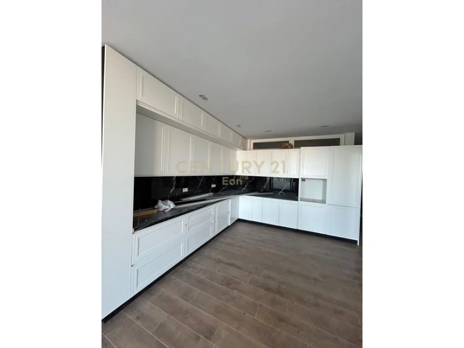 Durres, shitet apartament 3+1+Aneks+Ballkon Kati 1, 164 m² 145.000 € (Tek ish-URT)