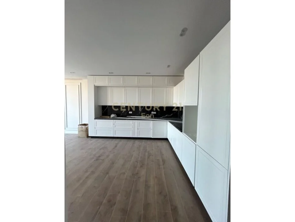 Durres, shitet apartament 3+1+Aneks+Ballkon Kati 1, 164 m² 145.000 € (Tek ish-URT)