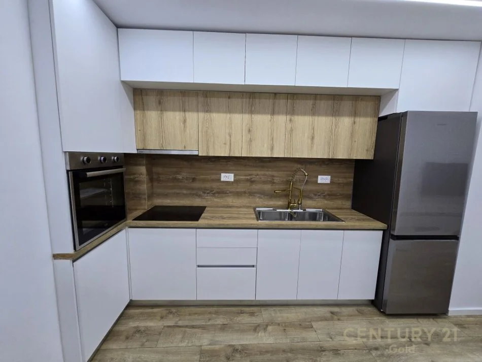 Tirane, jepet me qera apartament 1+1 Kati 1, 50 m² 700 € (21 Dhjetori)