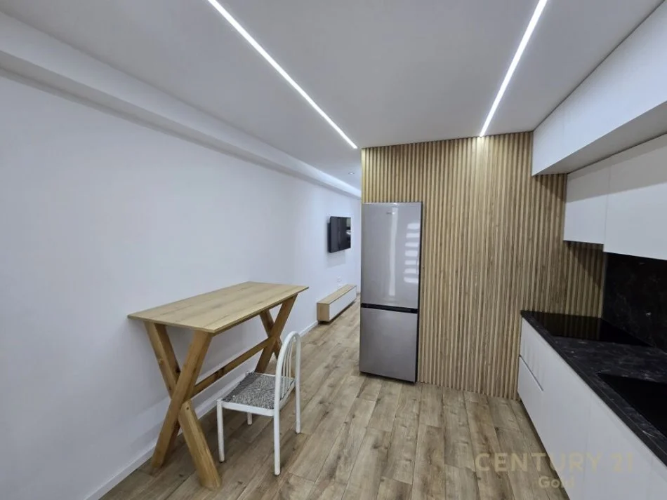 Tirane, jepet me qera apartament 1+1 Kati 1, 30 m² 600 € (21 Dhjetori)