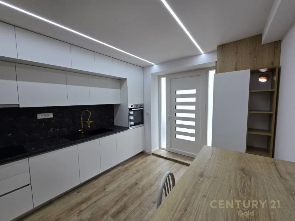 Tirane, jepet me qera apartament 1+1 Kati 1, 30 m² 600 € (21 Dhjetori)