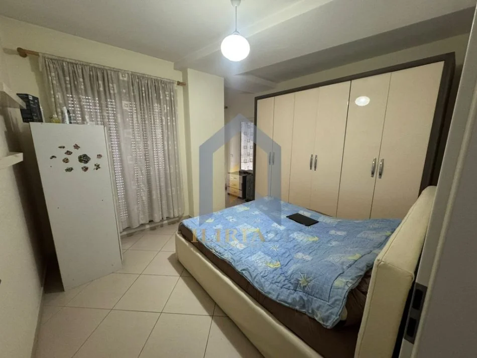 Tirane, jap me qera apartament 1+1+Ballkon Kati 4, 64 m² 550 € (21 Dhjetori)