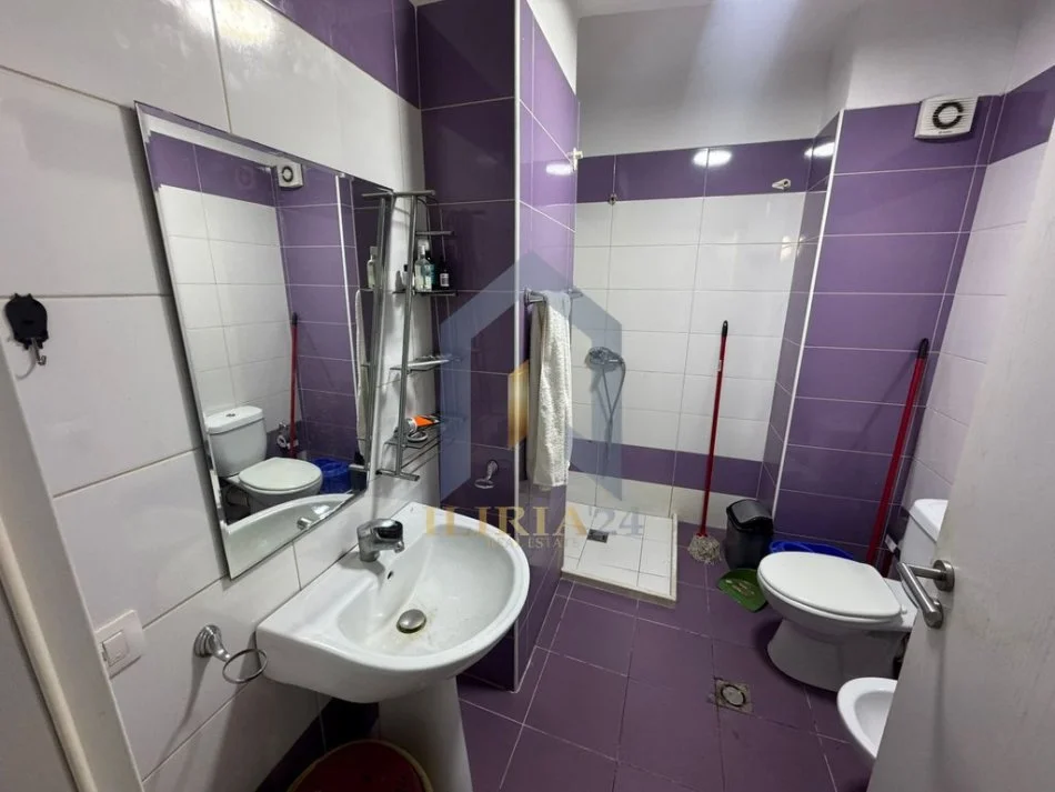 Tirane, jap me qera apartament 1+1+Ballkon Kati 4, 64 m² 550 € (21 Dhjetori)