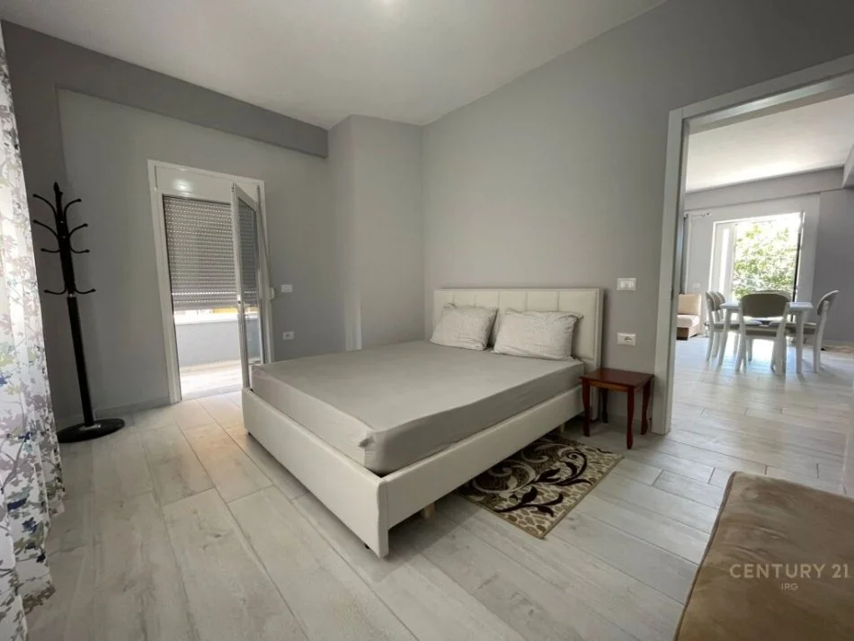 Tirane, jepet me qera apartament 2+1 Kati 2, 100 m² 500 € 