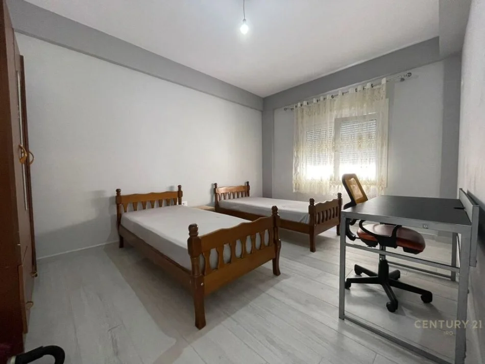 Tirane, jepet me qera apartament 2+1 Kati 2, 100 m² 500 € 