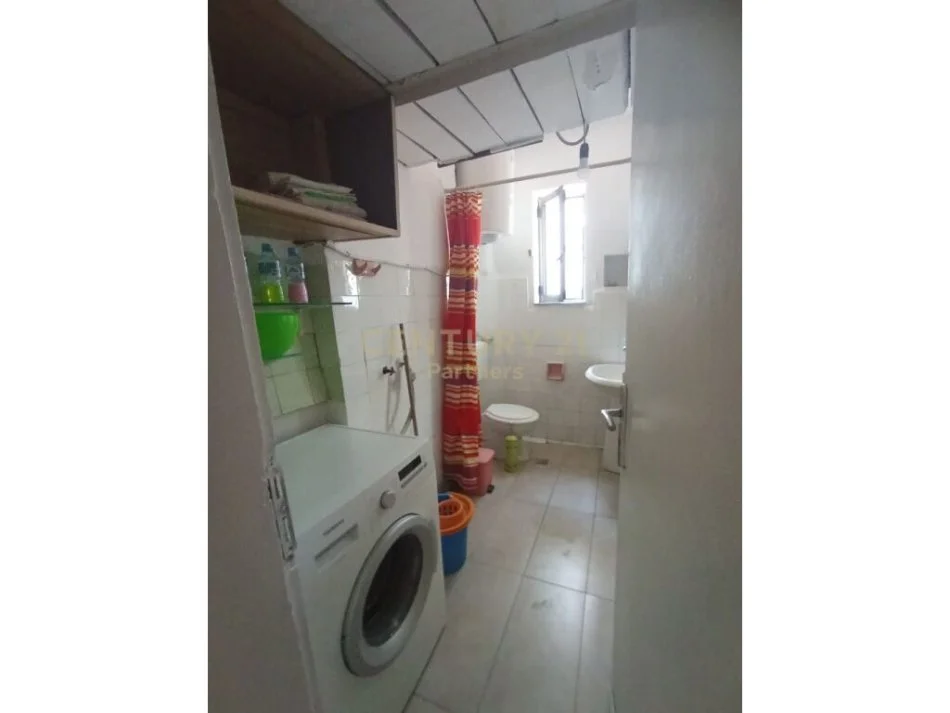 Tirane, jepet me qera apartament 2+1 Kati 4, 67 m² 450 € (Mine Peza)