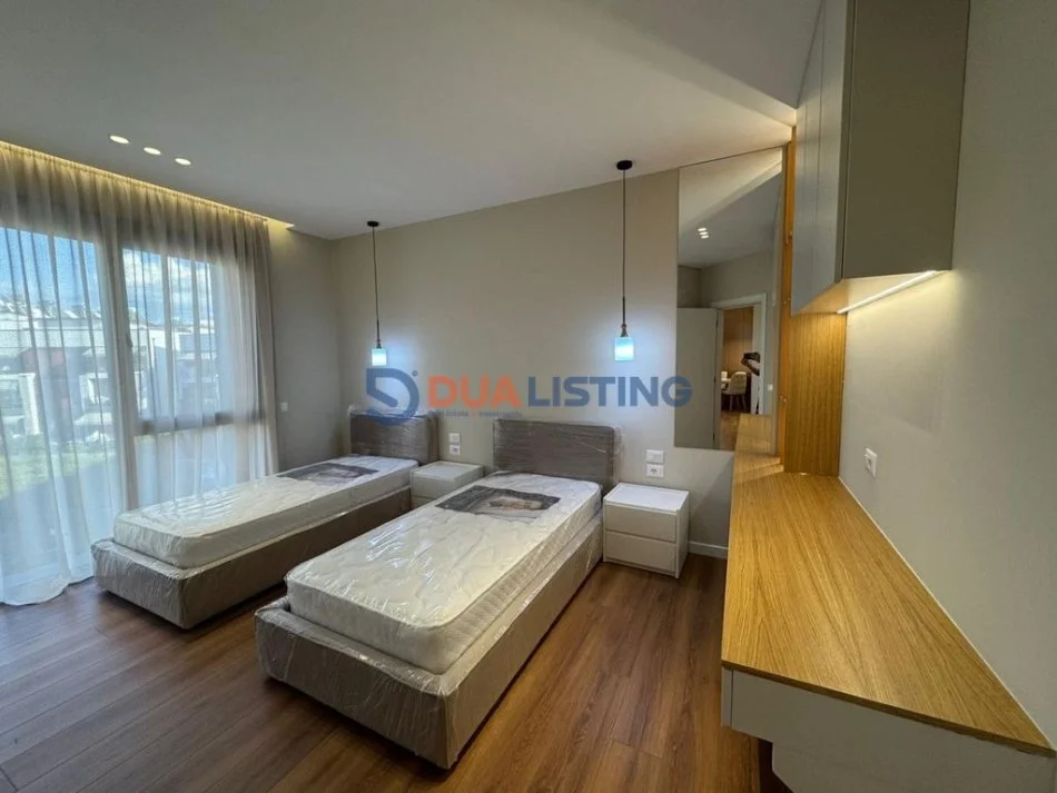 Tirane, jepet me qera apartament 2+1+Ballkon Kati 2, 110 m² 1.300 € (Liqeni i Thate)