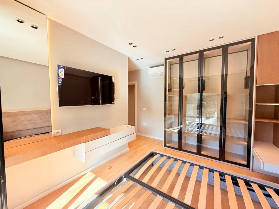 Tirane, jepet me qera apartament 2+1 Kati 2, 90 m² 1.500 € (Kopeshti Zoologjik)