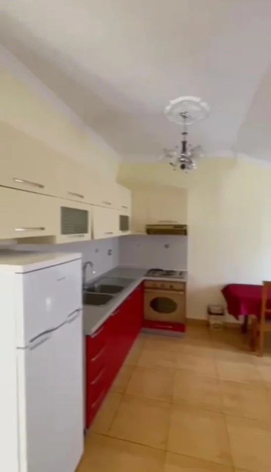 Tirane, jepet me qera apartament 2+1+Ballkon Kati 3, 100 m² 450 € 