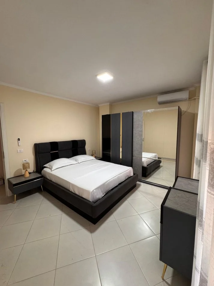 Shqiperi, jepet me qera apartament 2+1+Ballkon Kati 5, 95 m² 750 € (Rruga Mine Peza , prane Prokurorise)