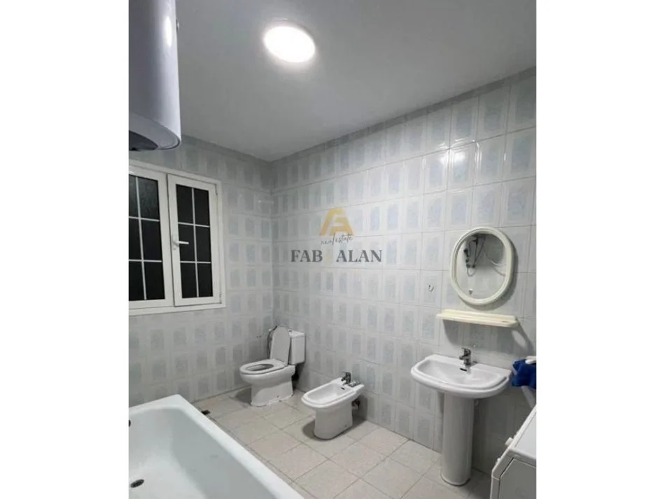 Fushe Kruje, shitet shtepi 2 Katshe , 192 m² 135.000 €