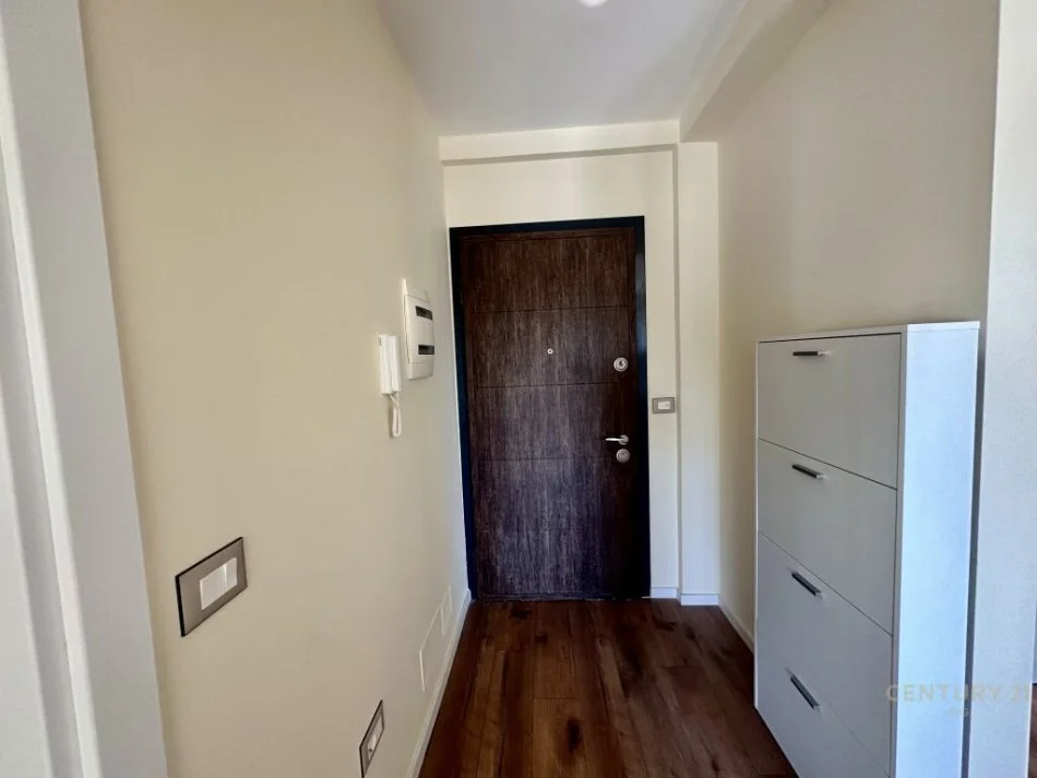 Tirane, jepet me qera apartament 1+1 Kati 4, 57 m² 480 € (Brryli)