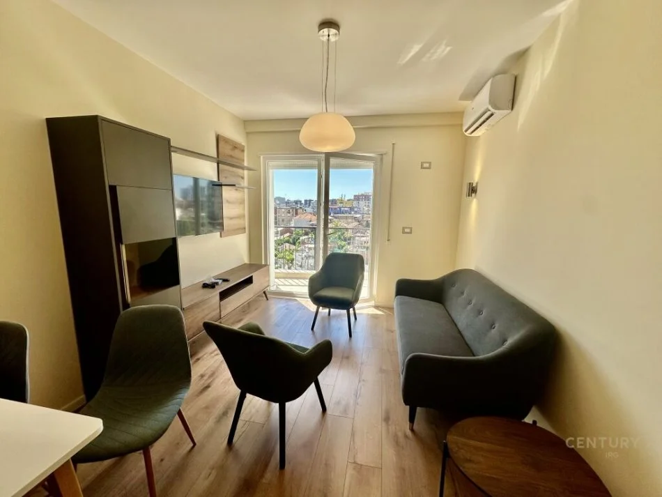 Tirane, jepet me qera apartament 1+1 Kati 4, 57 m² 480 € (Brryli)