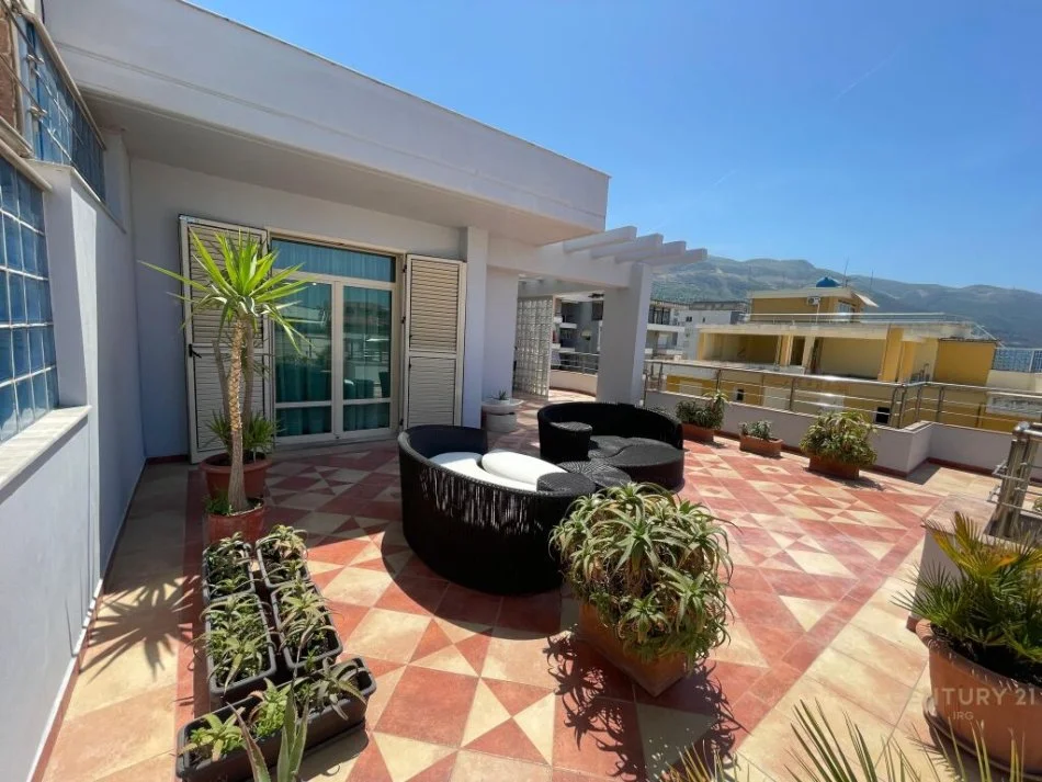 Vlore - Lungomare - Uji i Ftohte, shitet apartament+verande | Penthouse 2+1+Ballkon , 178 m² 260.000 € (Lungomare)