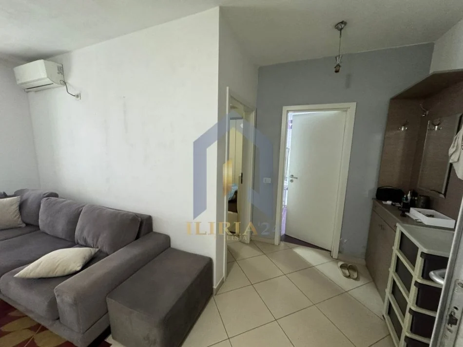 Tirane, jap me qera apartament 1+1+Ballkon Kati 4, 64 m² 550 € (21 Dhjetori)