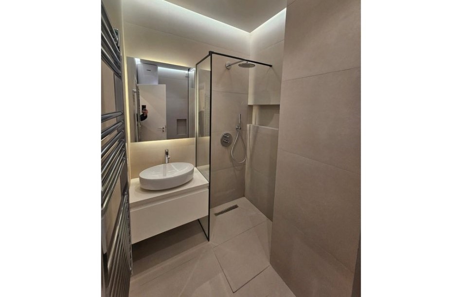 Tirane, shitet apartament 1+1+Aneks+Ballkon Kati 3, 107 m² 265.000 € (Pazari i Ri, Tiranë, TT 2171)