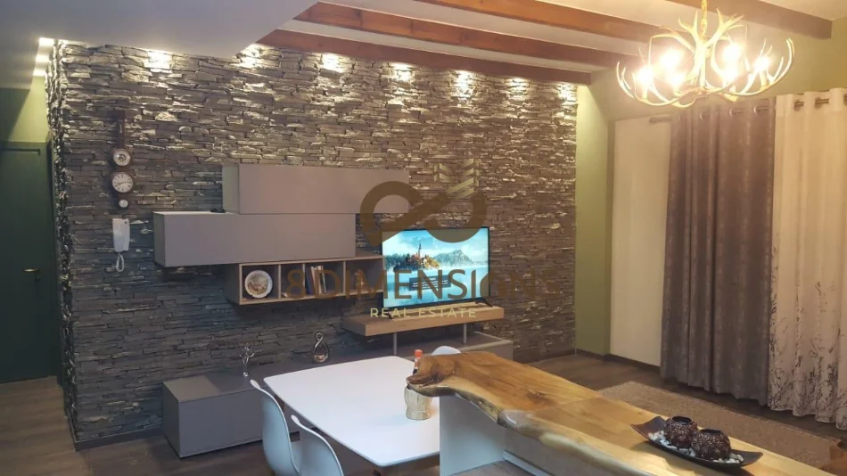 Jepet me qera Apartament 2+1 ne Liqenin e Thate (D8242A-225)