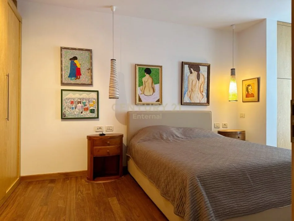 Tirane, jepet me qera apartament 2+1 Kati 4, 111 m² 1.300 € (liqeni i thate)