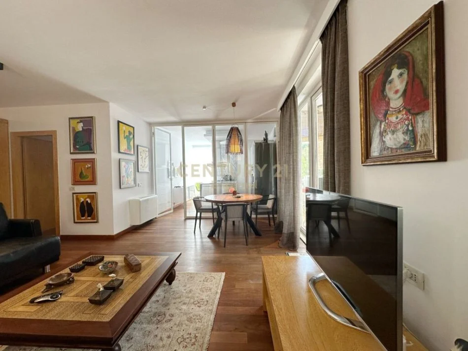 Tirane, jepet me qera apartament 2+1 Kati 4, 111 m² 1.300 € (liqeni i thate)