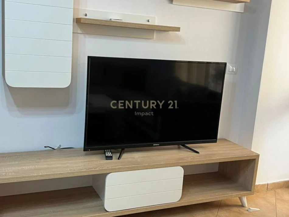 Tirane, jepet me qera apartament 2+1+Aneks+Ballkon Kati 5, 100 m² 120.000 € (YZBERISH)