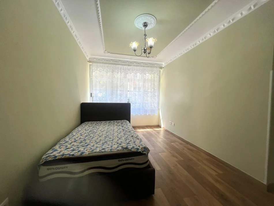 Tirane, shitet apartament 4+1+Ballkon Kati 2, 110 m² 250.000 € (Rruga Margarita Tutulani)