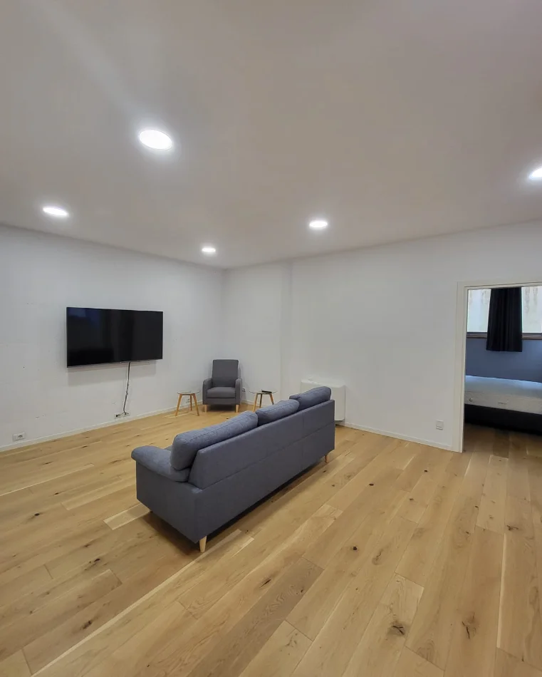 Tirane, jepet me qera Vile 4+1+Ballkon Kati 2, 500 m² 5.000 € (TEG)