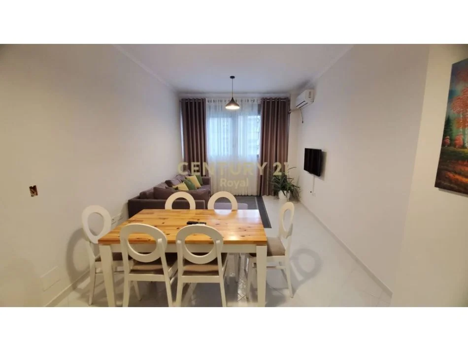 Tirane, jepet me qera apartament 1+1 , 62 m² 400 € (pranë Kopshtit Botanik Zoologjik në Tiranë)