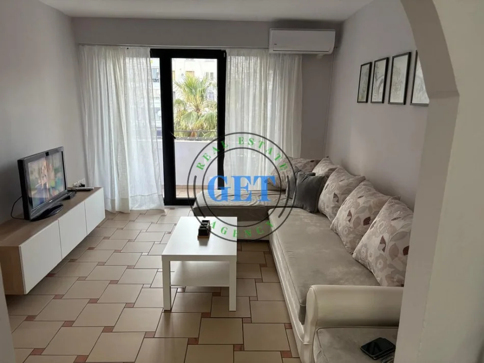 Durres, jepet me qera apartament 1+1 Kati 2, 70 m² 350 € (Stacioni Trenit)