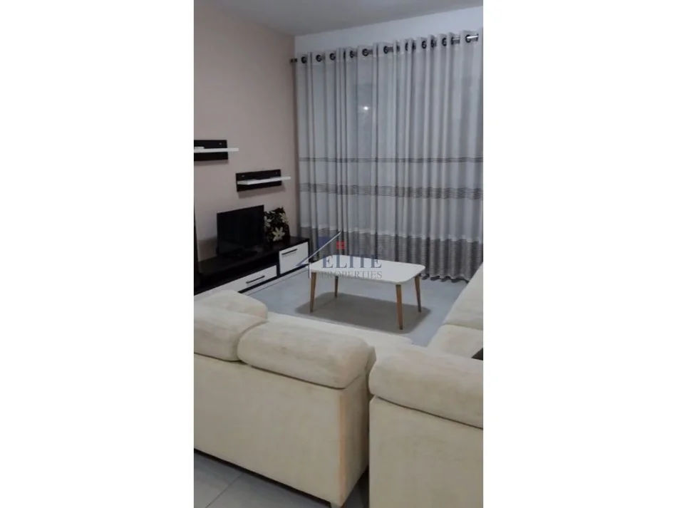 Tirane, jepet me qera apartament 1+1+Ballkon Kati 4, 75 m² 650 € (Pazari i ri)