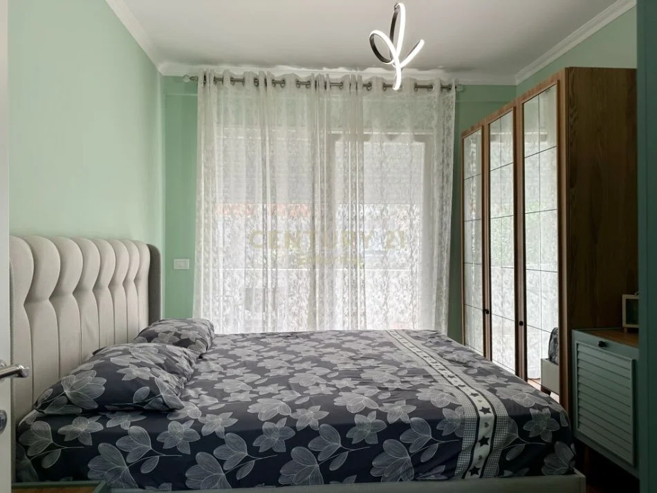 Tirane, jepet me qera apartament 2+1 Kati 1, 100 m² 700 € 