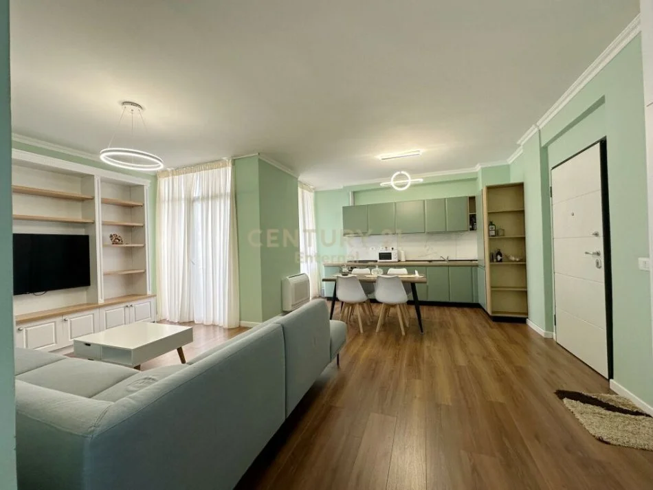 Tirane, jepet me qera apartament 2+1 Kati 1, 100 m² 700 € 