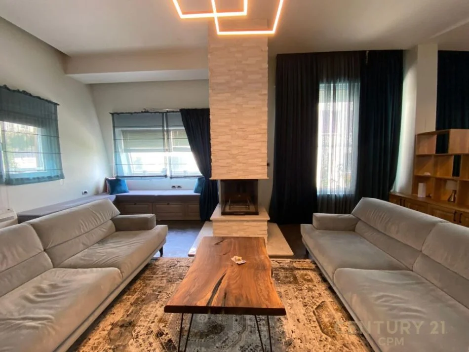 Tirane, jepet me qera Vile 3+1+Aneks+Ballkon Kati 0, 220 m² 2.700 € (KODRA E DIELLIT)