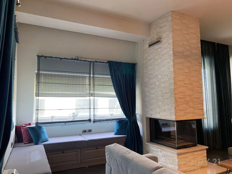 Tirane, jepet me qera Vile 3+1+Aneks+Ballkon Kati 0, 220 m² 2.700 € (KODRA E DIELLIT)