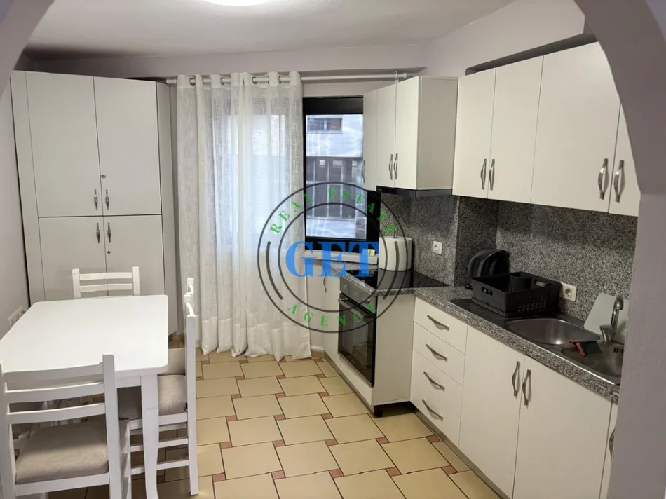 Durres, jepet me qera apartament 2+1 Kati 2, 70 m² 400 € 