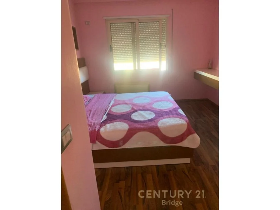 Tirane, jepet me qera apartament 2+1 , 95 m² 500 € 