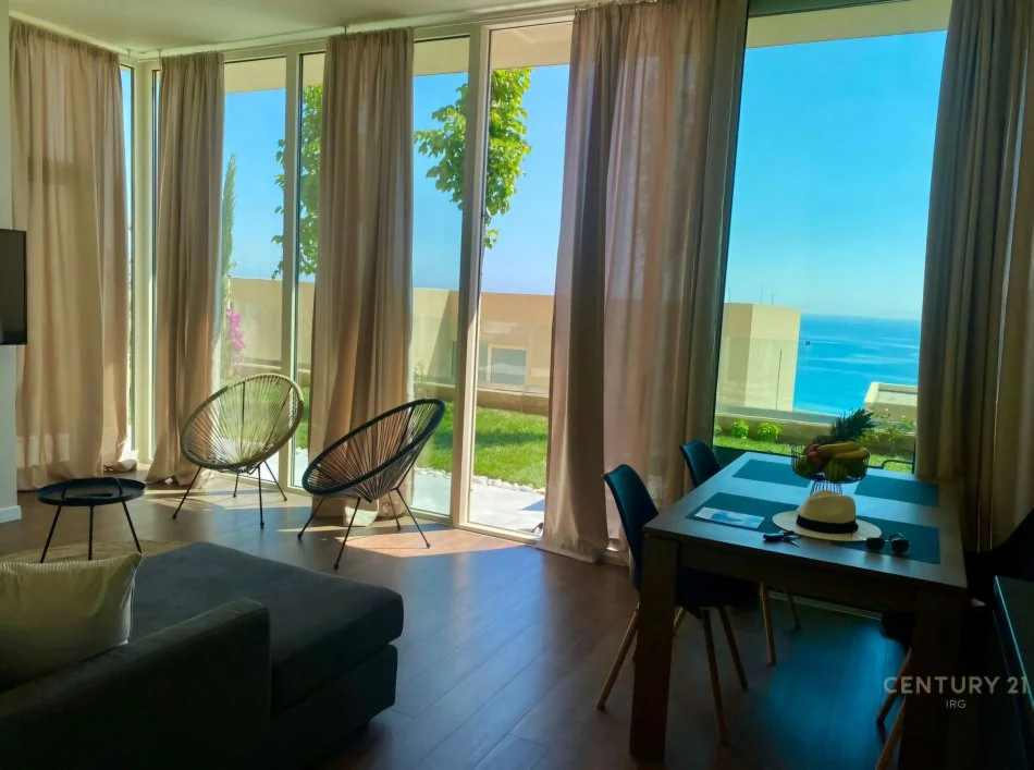 Dhermi - Palase, shitet apartament 2+1+Ballkon Kati 0, 80 m² 660.000 € (Dhermi)