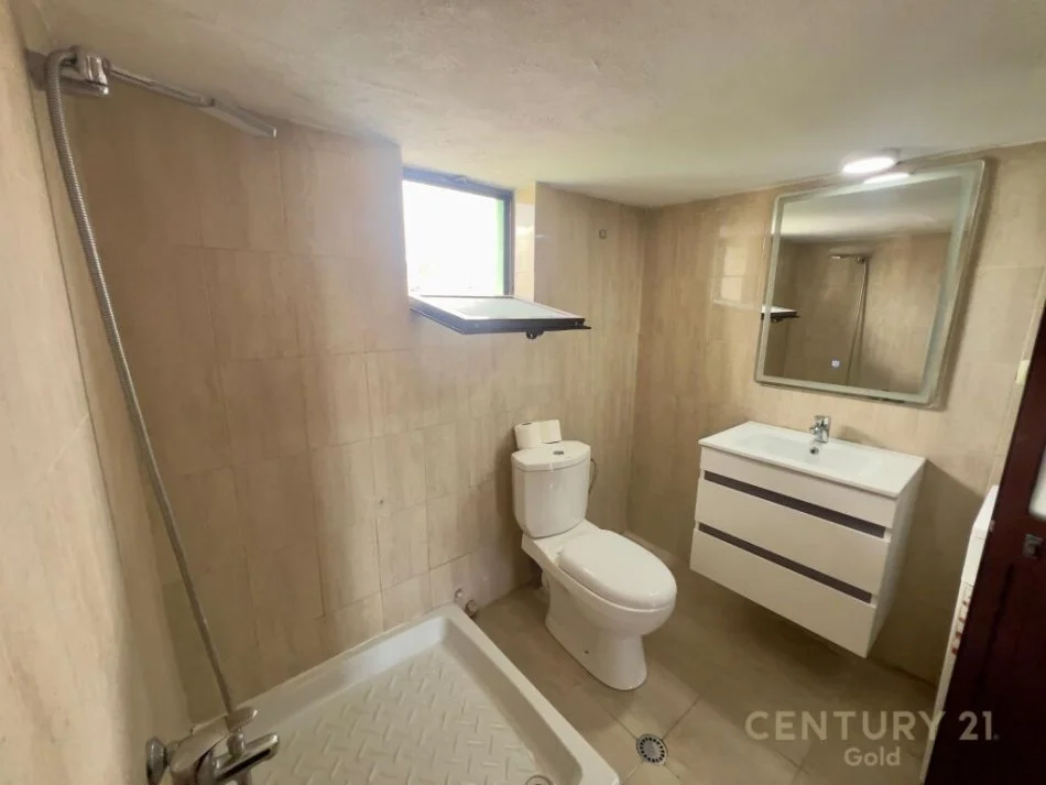 Tirane, shitet apartament 1+1 Kati 4, 50 m² 72.000 € 