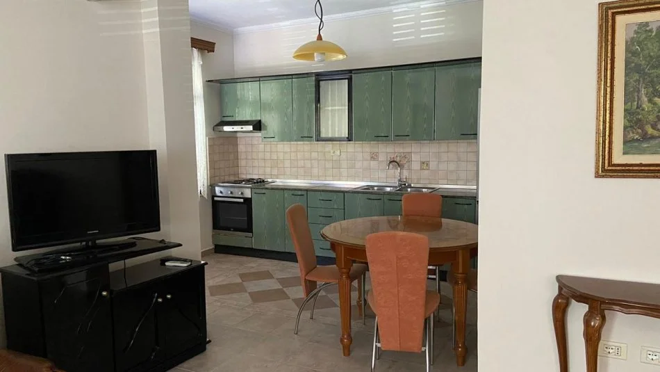 Tirane, jepet me qera apartament 2+1 Kati 2, 120 m² 500 € (Oxhaku)