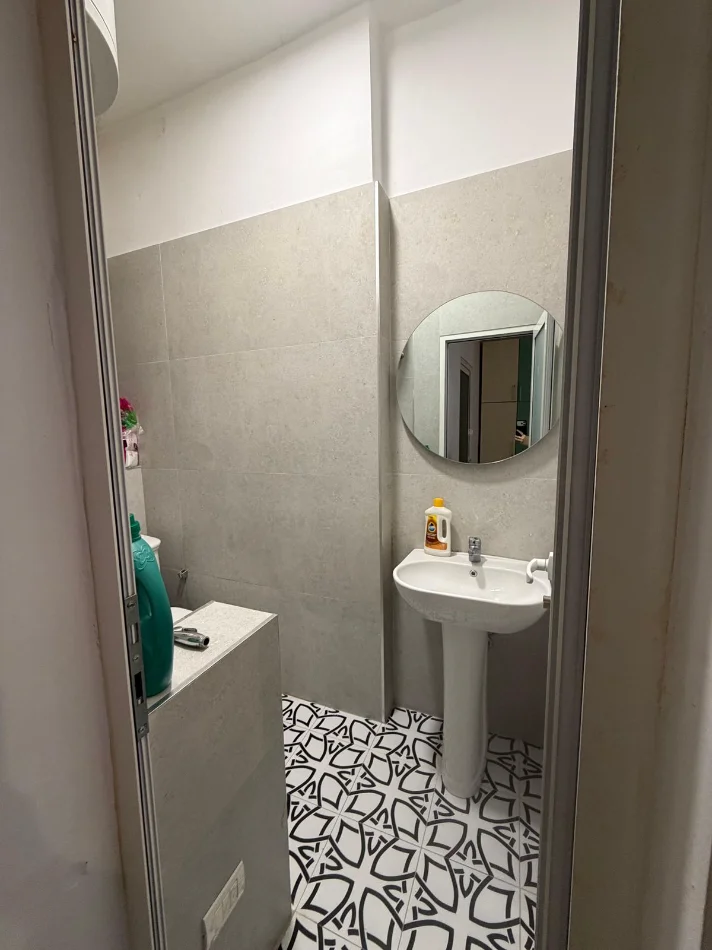 Tirane, jepet me qera apartament 1+1 Kati 2, 62 m² 480 € (Qender)