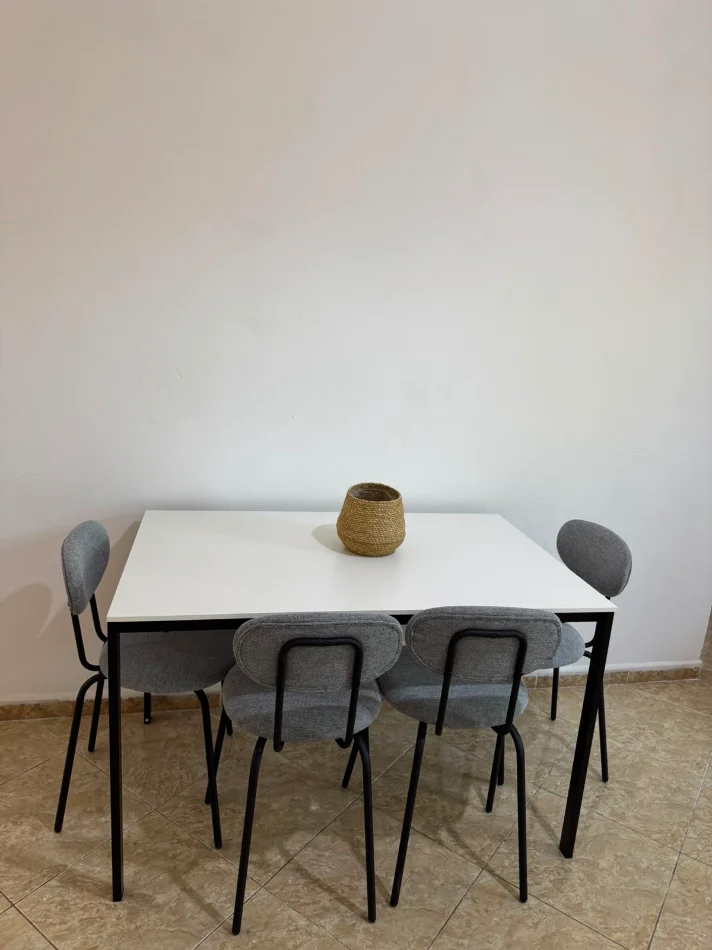 Tirane, jepet me qera shtepi 1+1 Kati 2, 65 m² 400 € (Tregu i ri elektrik)