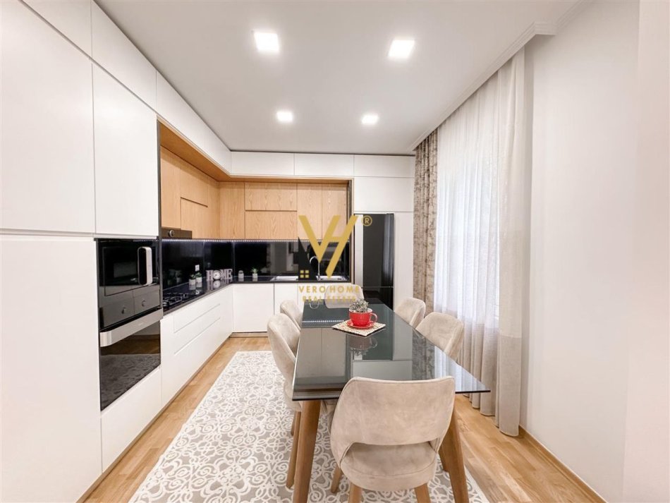 Tirane, shitet apartament 3+1+Ballkon Kati 3, 123 m² 250.000 € (KOPSHTI ZOOLOGJIK)