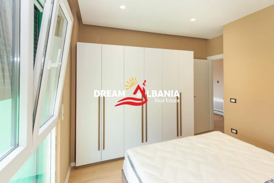 Tirane, jepet me qera apartament 1+1 , 70 m² 650 € (Jordan Misja)