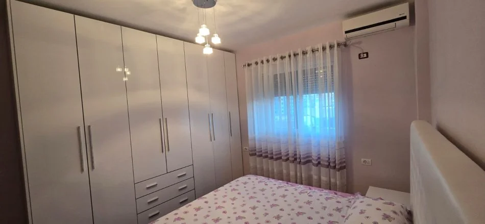 Tirane, jepet me qera apartament 1+1 Kati 7, 60 m² 500 € 